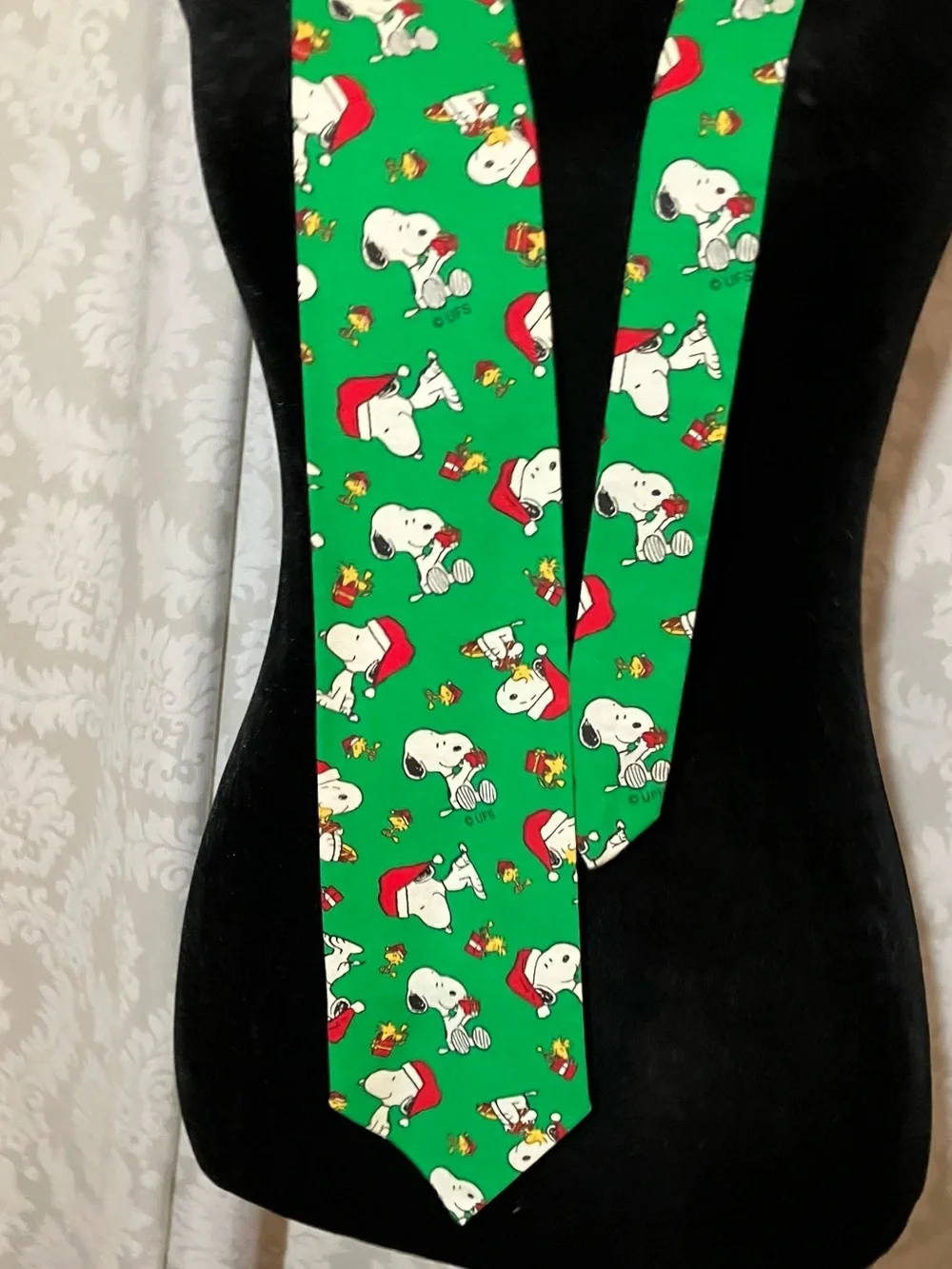 Snoopy Green Christmas Tie